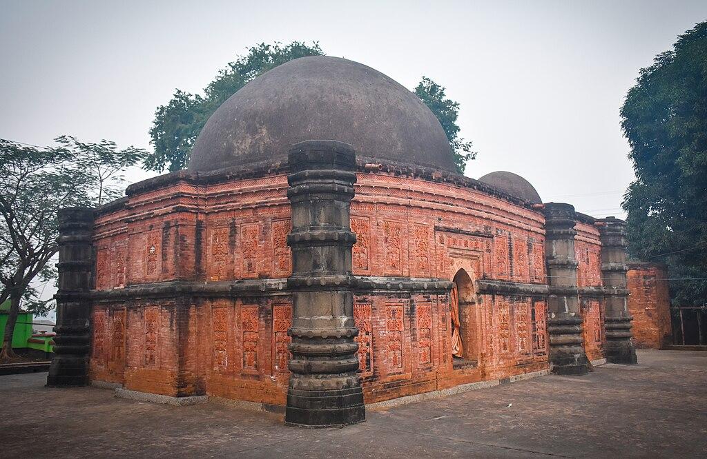 সুরা মসজিদ: বাংলাদেশের মুসলিম স্থাপত্যের অনন্য নিদর্শন